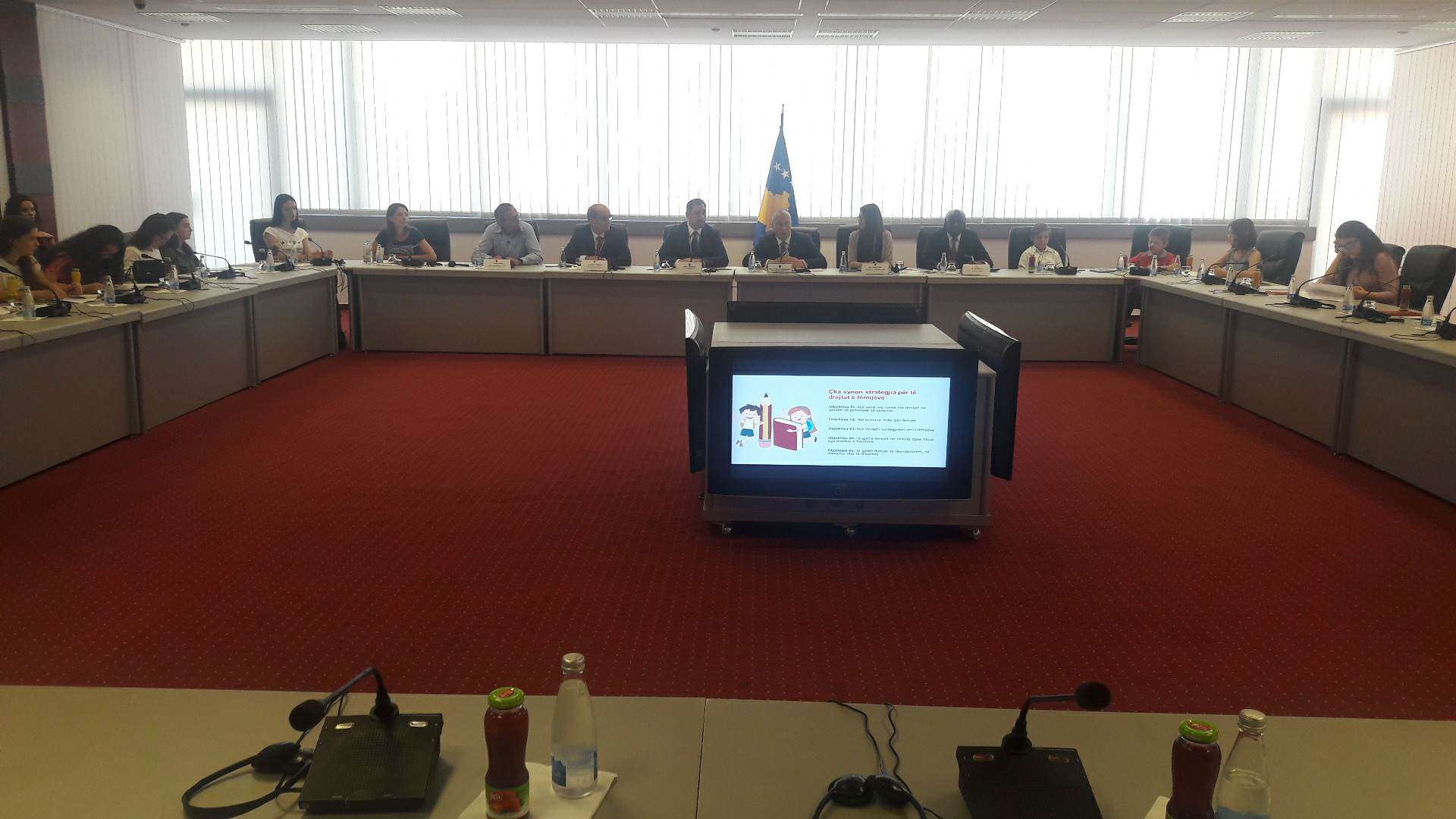 Haradinaj: Qeveria e angazhuar të mbrojë të drejtat e fëmijëve
