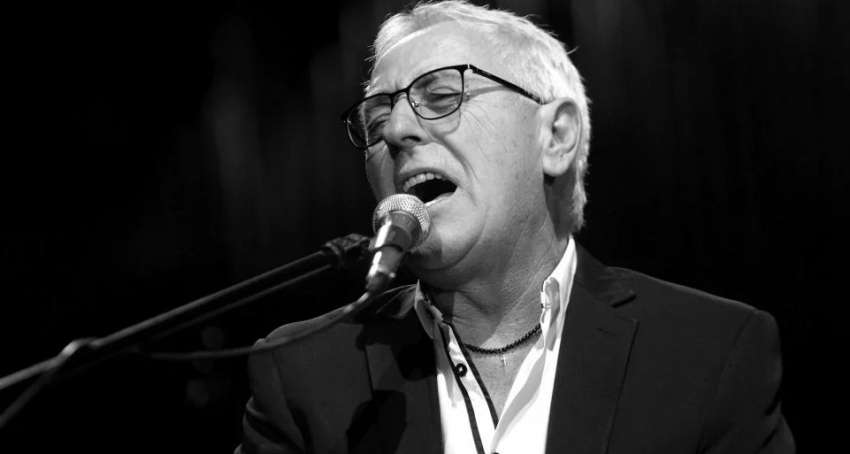 Vdes këngëtari i njohur kroat Oliver Dragojevic (VIDEO)