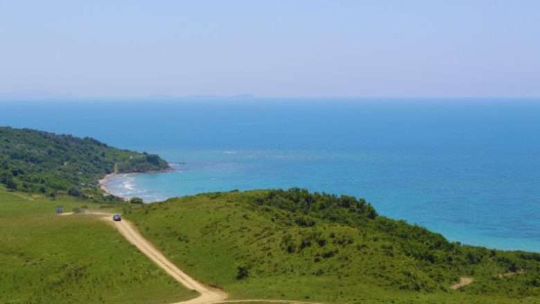 Kepi i Rodonit, mrekullia e bregdetit Adriatik shqiptar (FOTO)