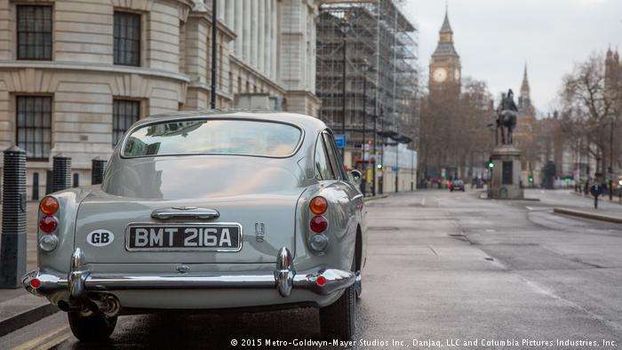 Aston Martin po rikrijon veturën e James Bond