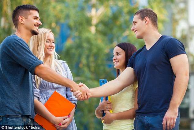 Shtrëngimi i dobët i duarve tregon për probleme shëndetësore në të ardhmen