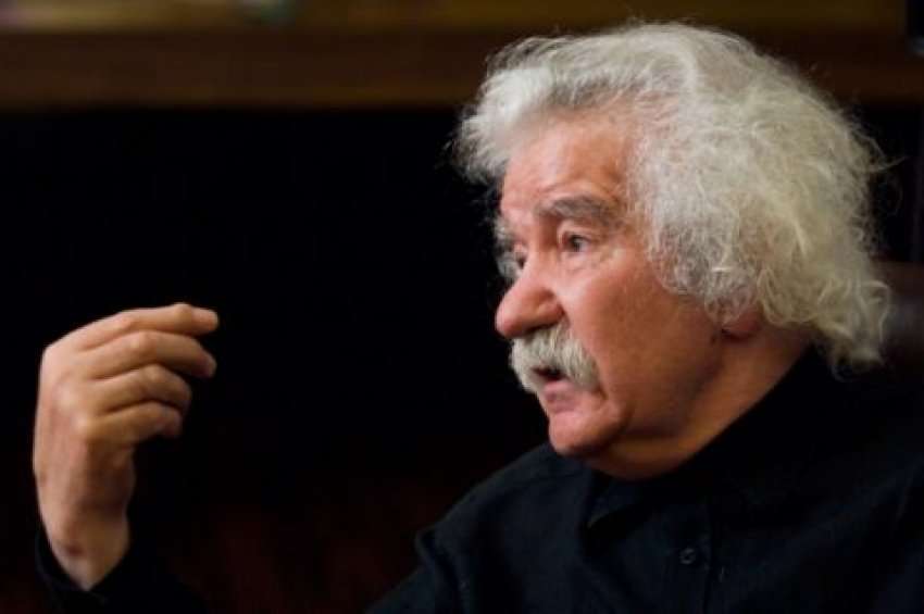 Për humanizëm dhe solidaritet, piktorit Omel Kaleshi i ndahet çmimi ‘’Nënë Tereza’’