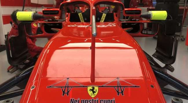 Ferrari kujton viktimat e tragjedisë në Genoa