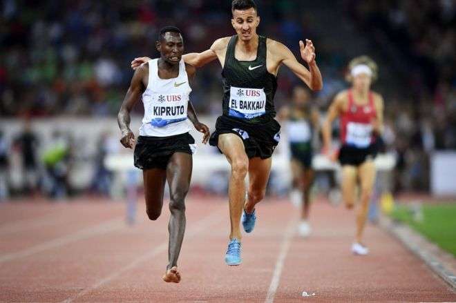 Kipruto i Kenias fiton garën i zbathur