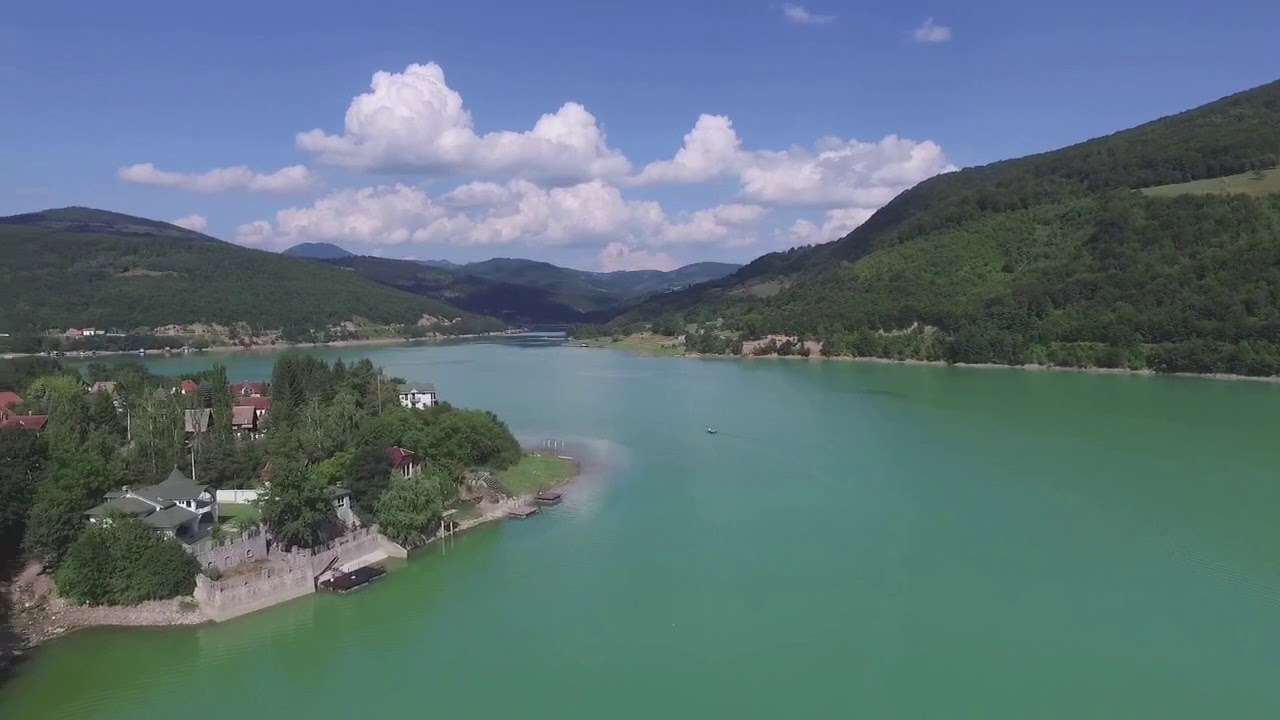 Gazetari serb sulmohet derisa po e fotografonte Ujmanin