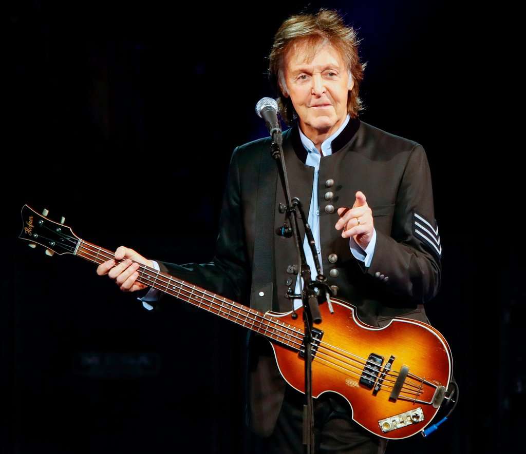 Paul McCartney arrin pozitën e parë pas 3 dekadash, tejkalon Eminem