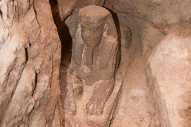 Arkeologët egjiptianë gjejnë sfinksin në tempullin Aswan