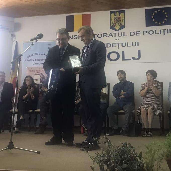 Rumania nuk njeh Kosovën por çmimin ndërkombëtar ''Mihai Eminescu'' e fiton poeti Lulzim Tafa