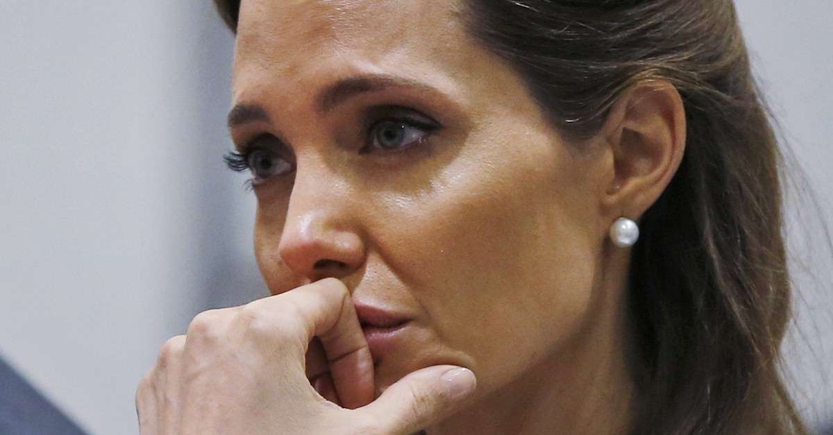 Angelina Jolie tregon letrën që e mori nga një vajzë në Afganistan