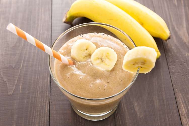 Niseni mëngjesin me një smoothie me banane