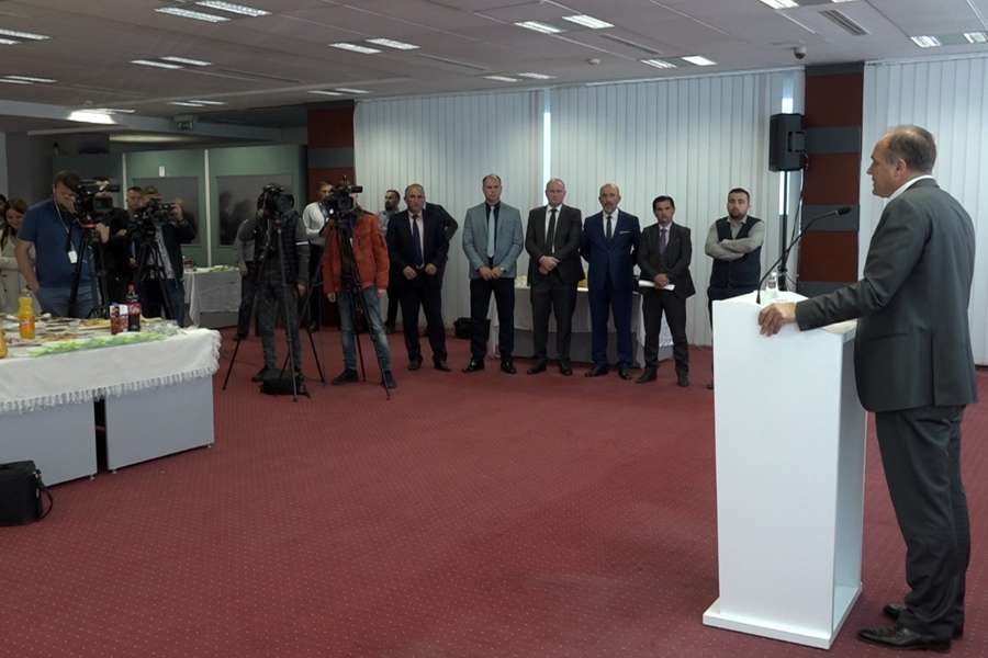 Boshnjakët më të përfaqësuar në institucionet e Kosovës