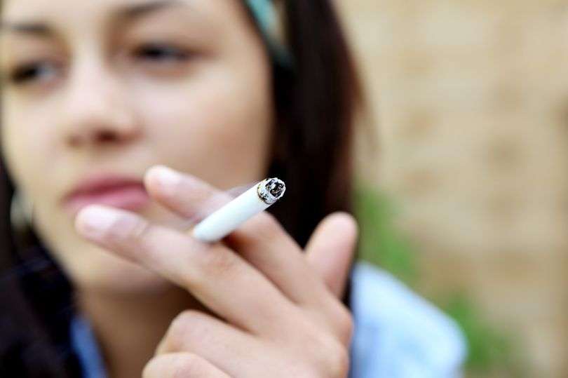 Konsumimi i duhanit ndikon në zhvillimin e sklerozës dhe paaftësimin e shpejtë