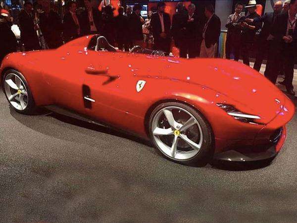 Ferrari kthen sytë nga veturat hibride dhe SUV-ët