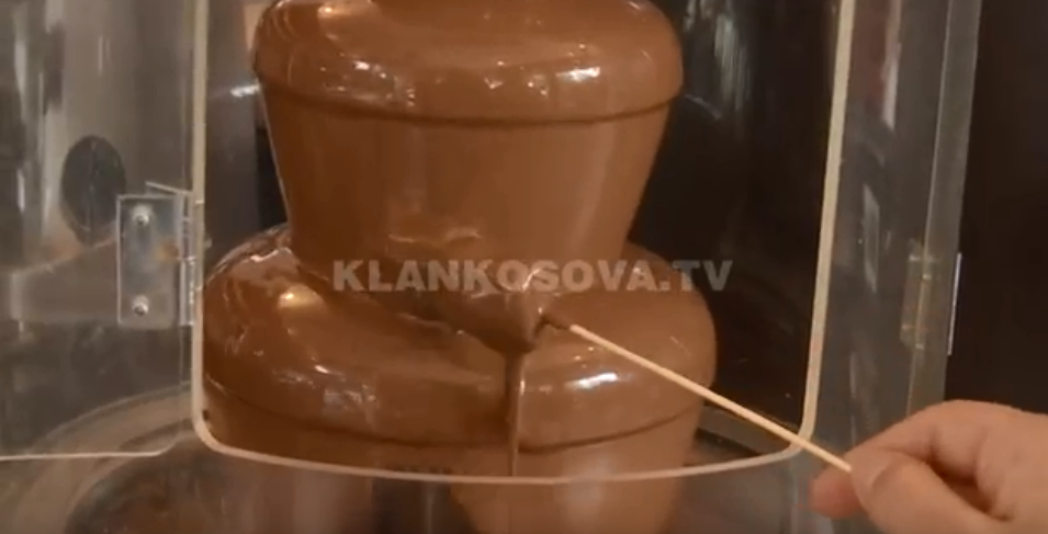 Kosovarët konsumojnë 3.5 milionë kg çokollatë në vit (VIDEO)