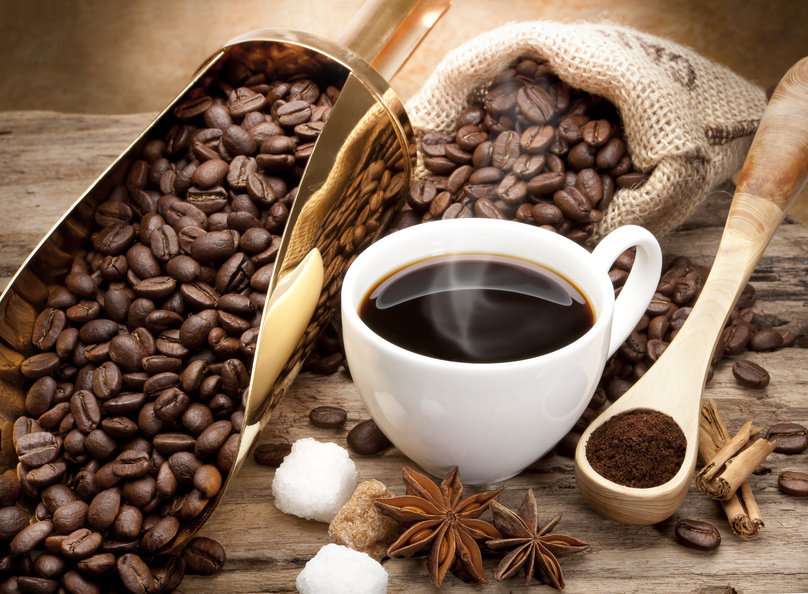 Niseni ditën me kafe, ja efekti i saj në mëngjese