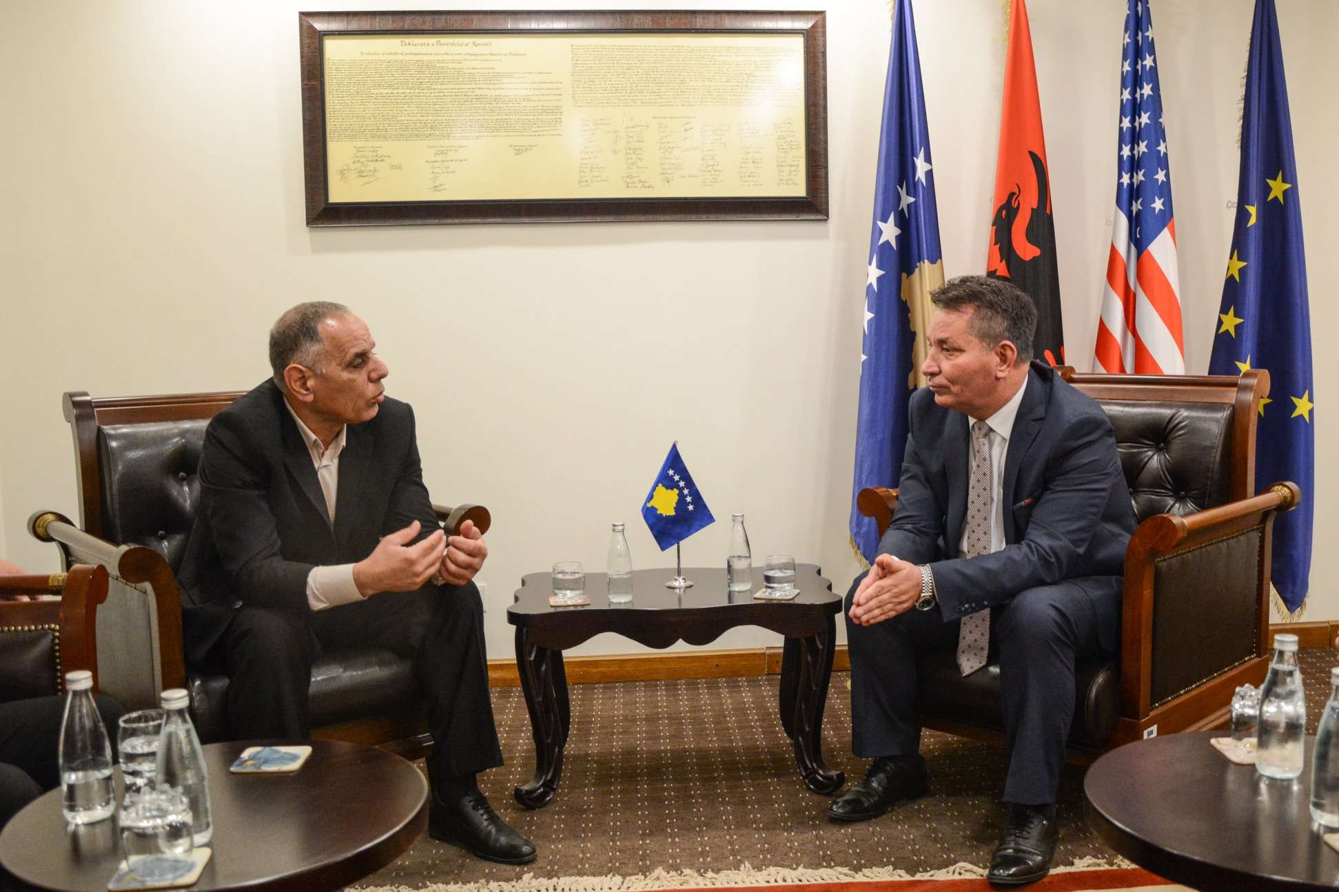 Pal Lekaj takon Rufki Sumën, zotohen se do shqyrtojnë kërkesat e banorëve të Hanit të Elezit