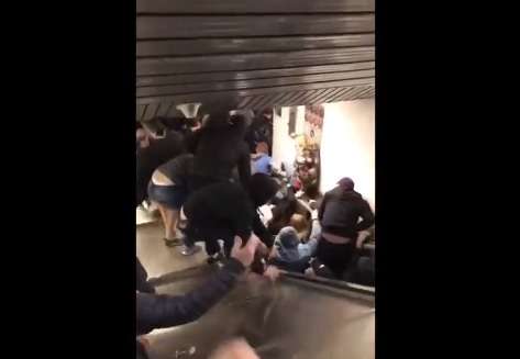 Aksident me shkallët nëntokësore në Romë (VIDEO)