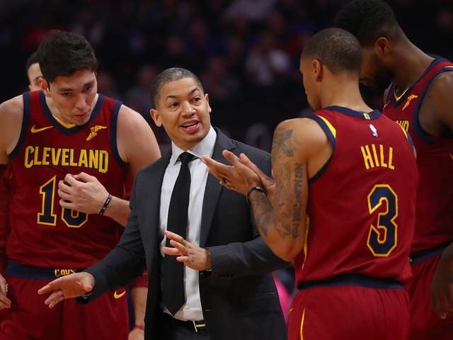 Cleveland shkarkon Tyronn Luen