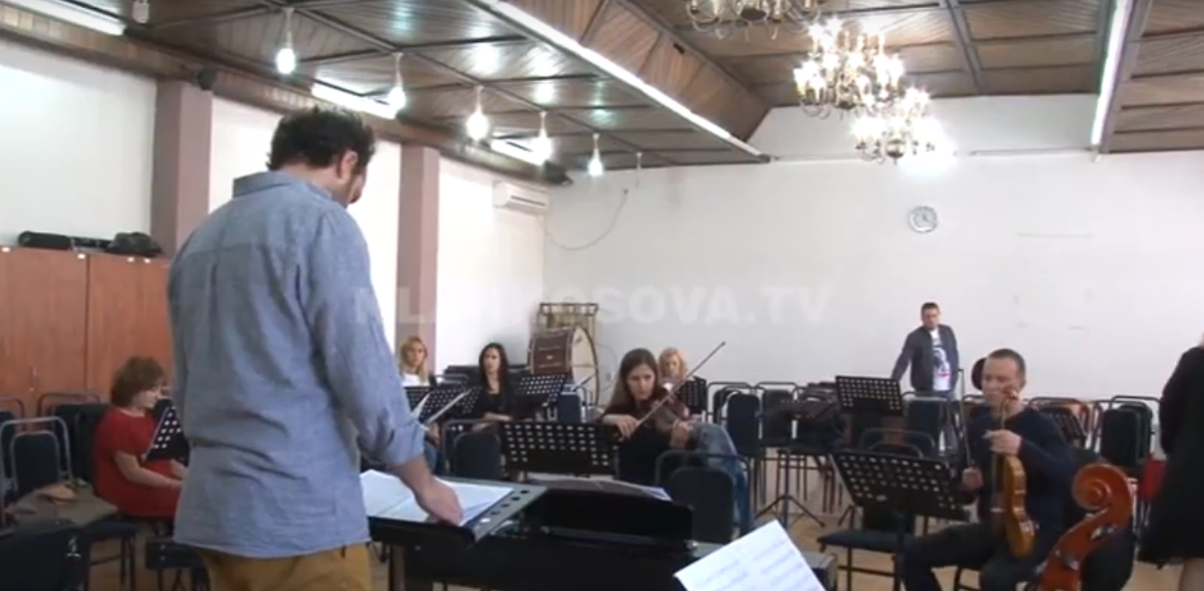 Filharmonia gati për koncert, por nuk ka sallë (VIDEO)