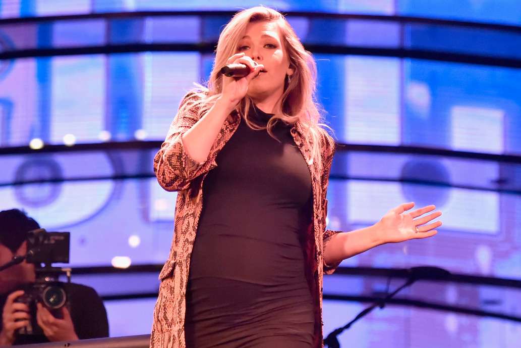 Rachel Platten zbulon gjininë e fëmijës