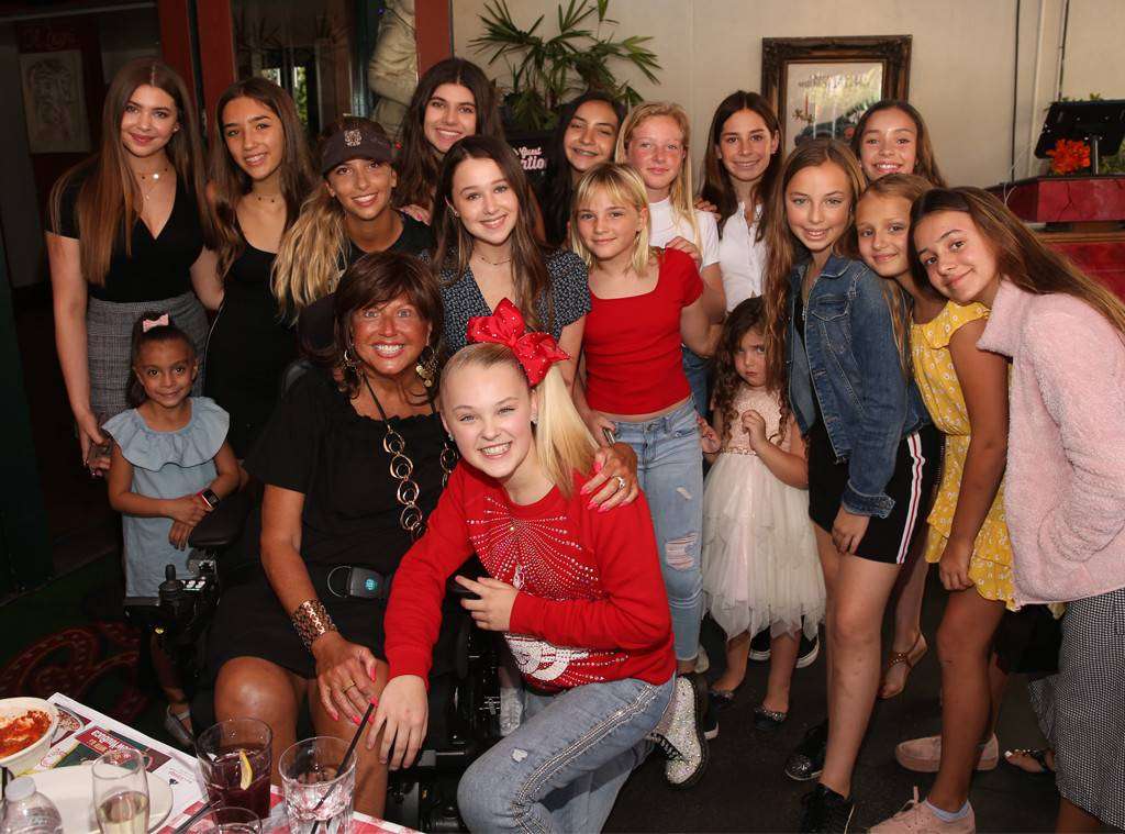Abby Lee Miller feston ditëlindjen e 52-të mes betejës me kancerin