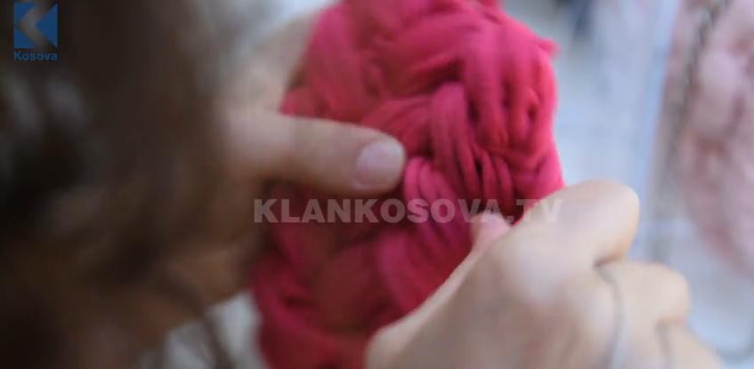 Thurja e çantave me penj të ricikluar nga Alba Hoti (VIDEO)