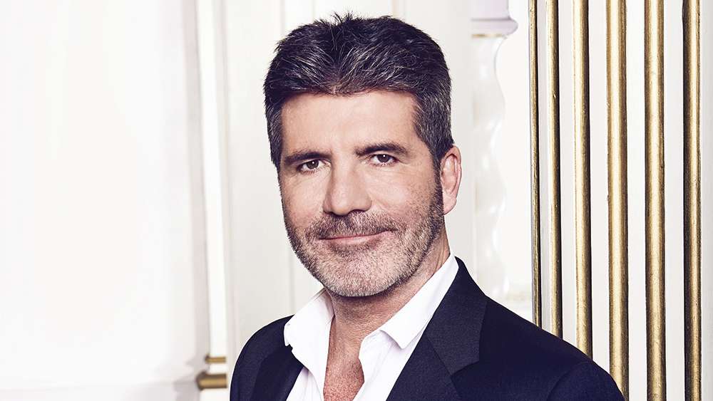 Simon Cowell ndihmon një fëmijë të sëmurë me kancer