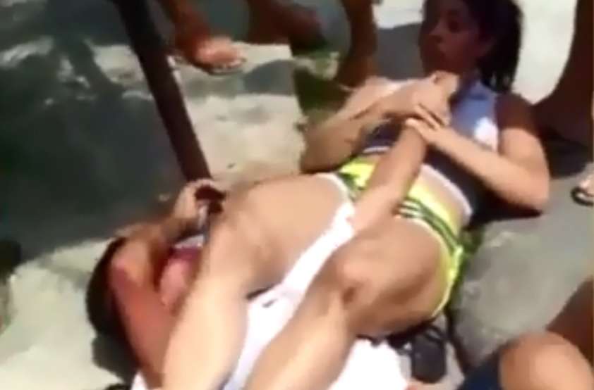 Hajduti tenton ta plaçkitë një jiu-jitsu sportiste, por përfundon duke qarë (VIDEO)