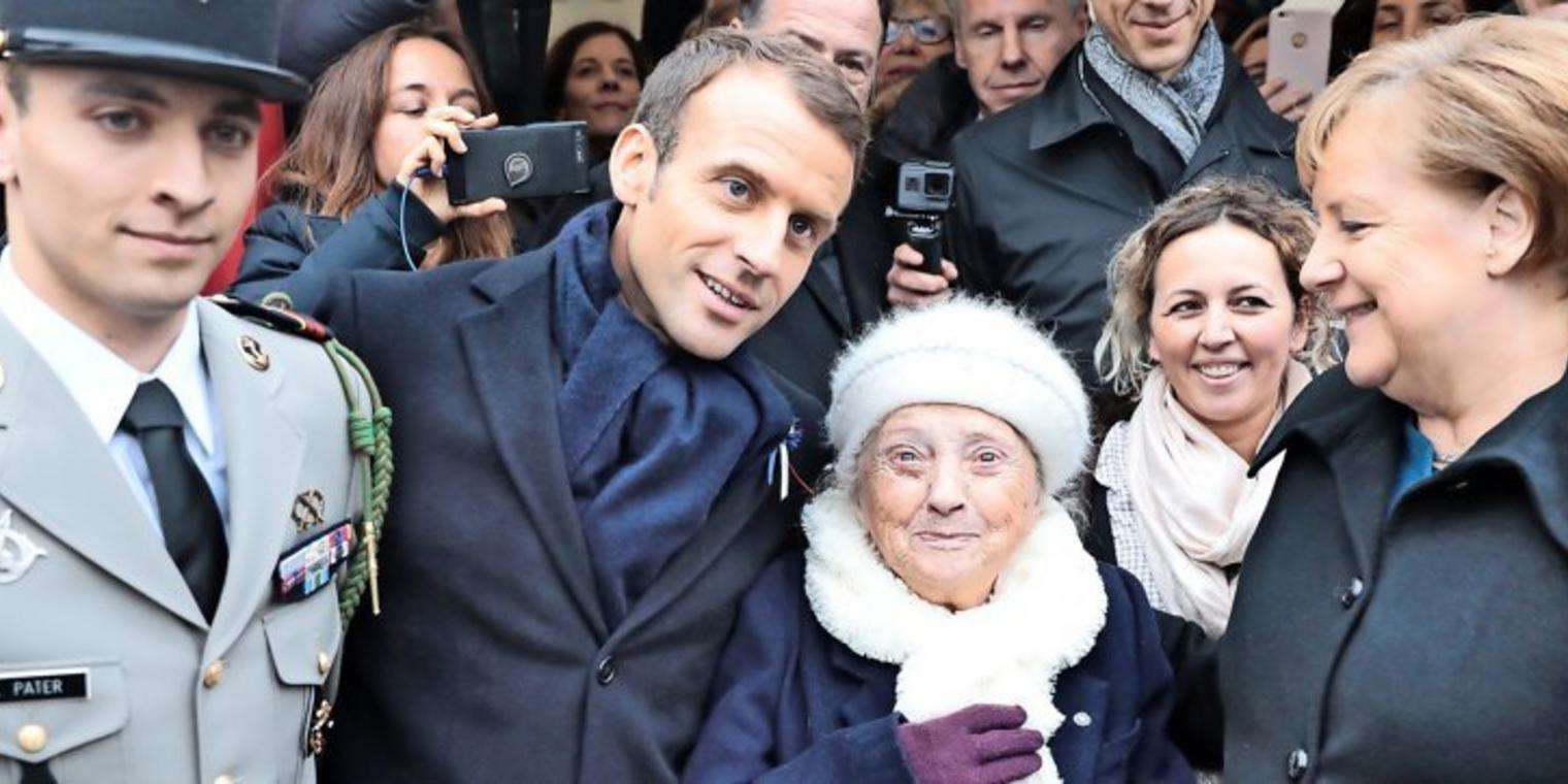 Njëqindvjeçarja franceze që mendoi se Merkel është gruaja e Macronit (VIDEO)