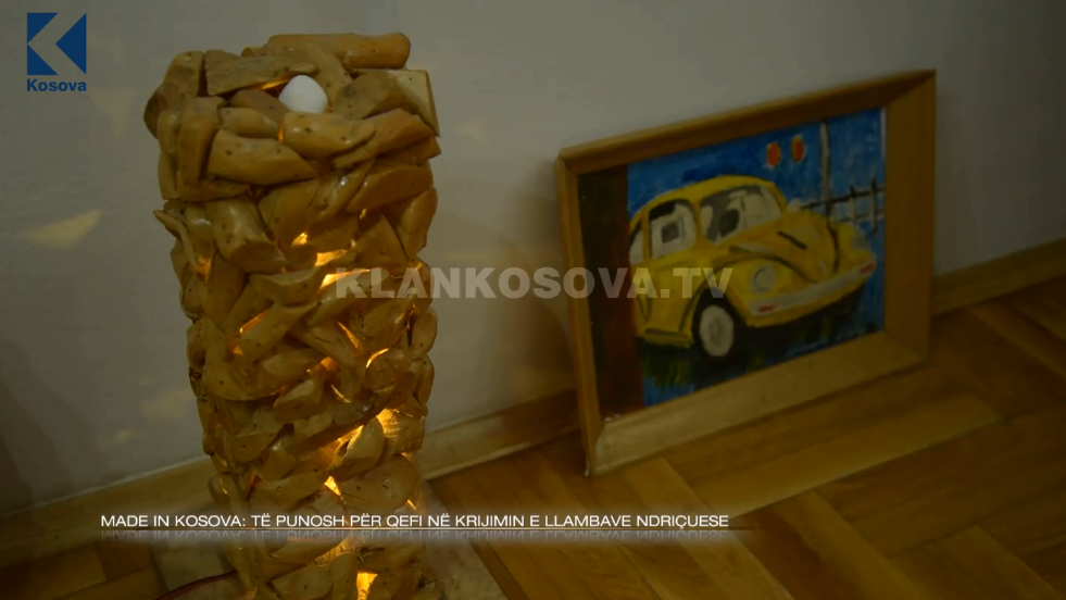 Të punosh për qejfi në krijimin e llambave ndriçuese (VIDEO)
