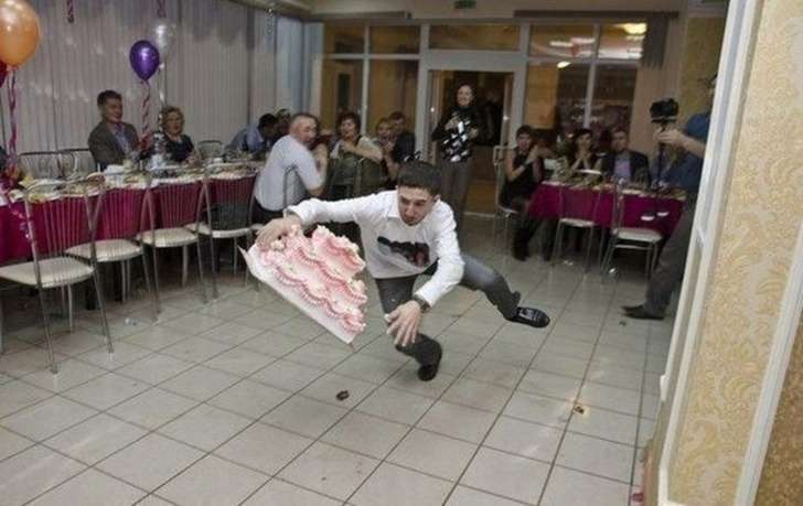Disa njerëz të pafat që nuk duan ta kujtojnë atë ditë (FOTO/VIDEO)