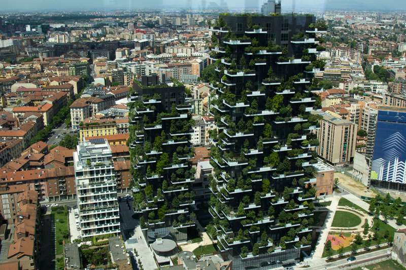 Stefano Boeri, arkitekti që krijon mrekullinë e "Pyjeve Vertikale" (VIDEO)