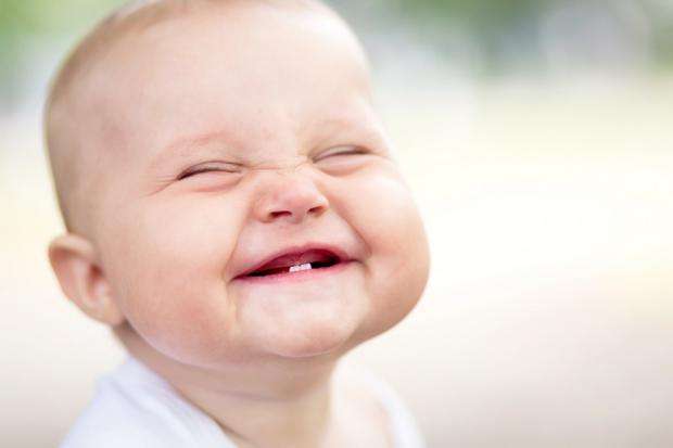 Foshnjat e mëdha rrezikohen më shumë nga obeziteti