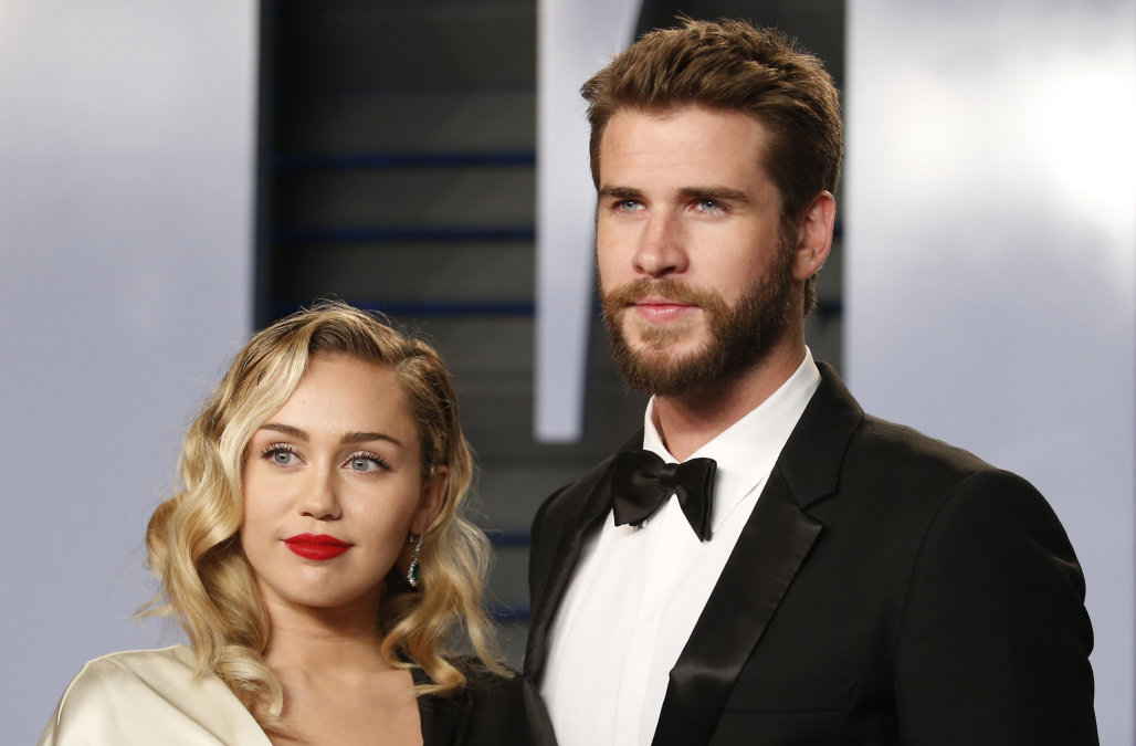 Miley dhe Liam dalin publikisht si të martuar (FOTO)