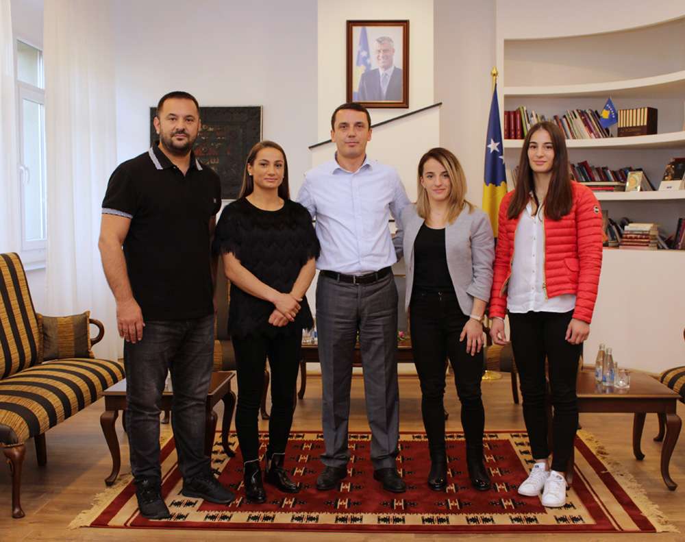 Gashi takon medalistet kosovare