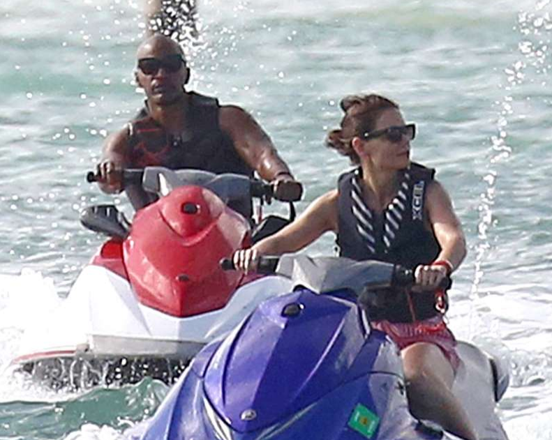 Katie Holmes dhe Jamie Foxx vazhdojnë udhëtimin romantik në Miami