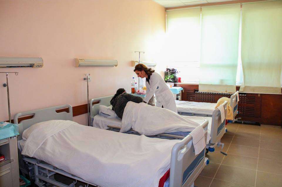 Në 24 orëshin e fundit në Gjinekologji erdhën në jetë 17 vajza e 12 djem