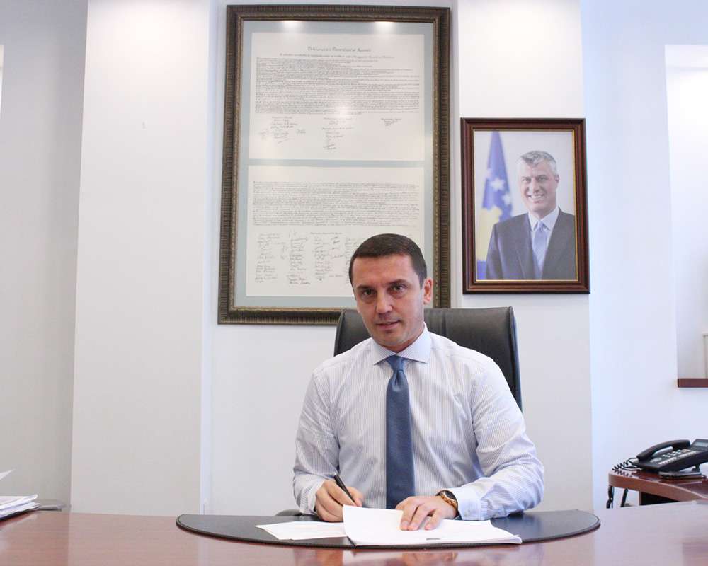 Ministri Gashi nënshkruan rregulloret për kategorizimin e sporteve, sportistëve dhe trajnerëve
