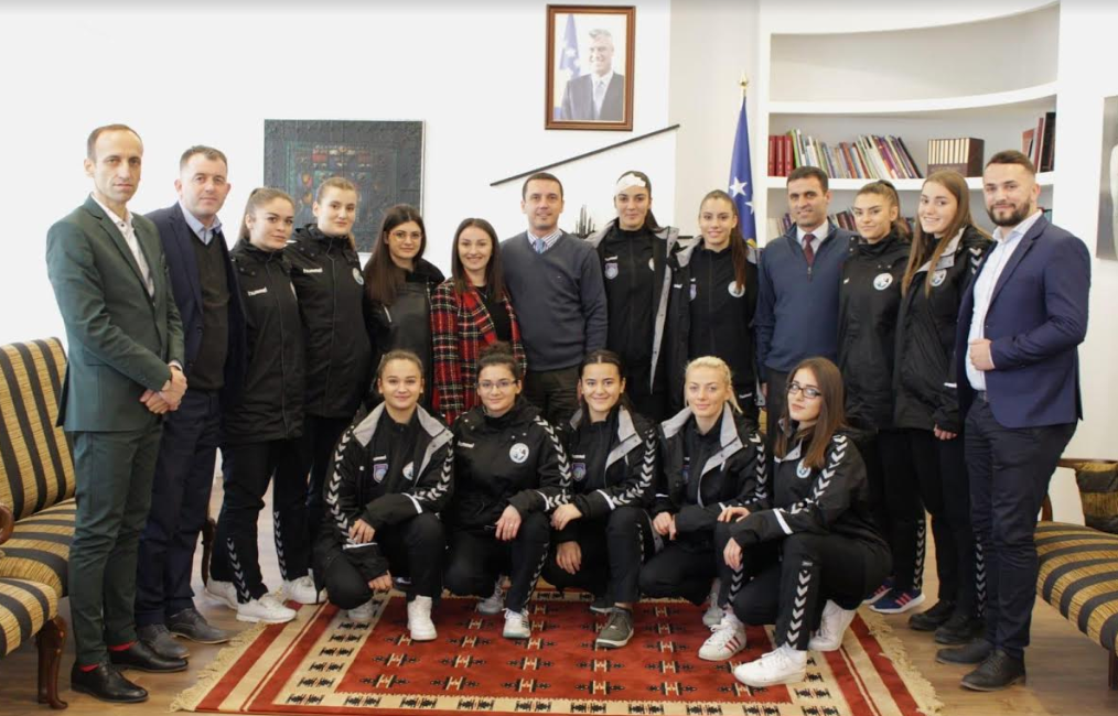 Ministri Gashi: Suksesi i hendbollisteve të Istogut dëshmi se posedojmë talente e cilësi në sport