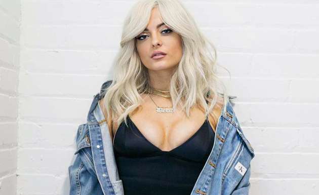 Bebe Rexha ia publikon bisedat futbollistit të martuar
