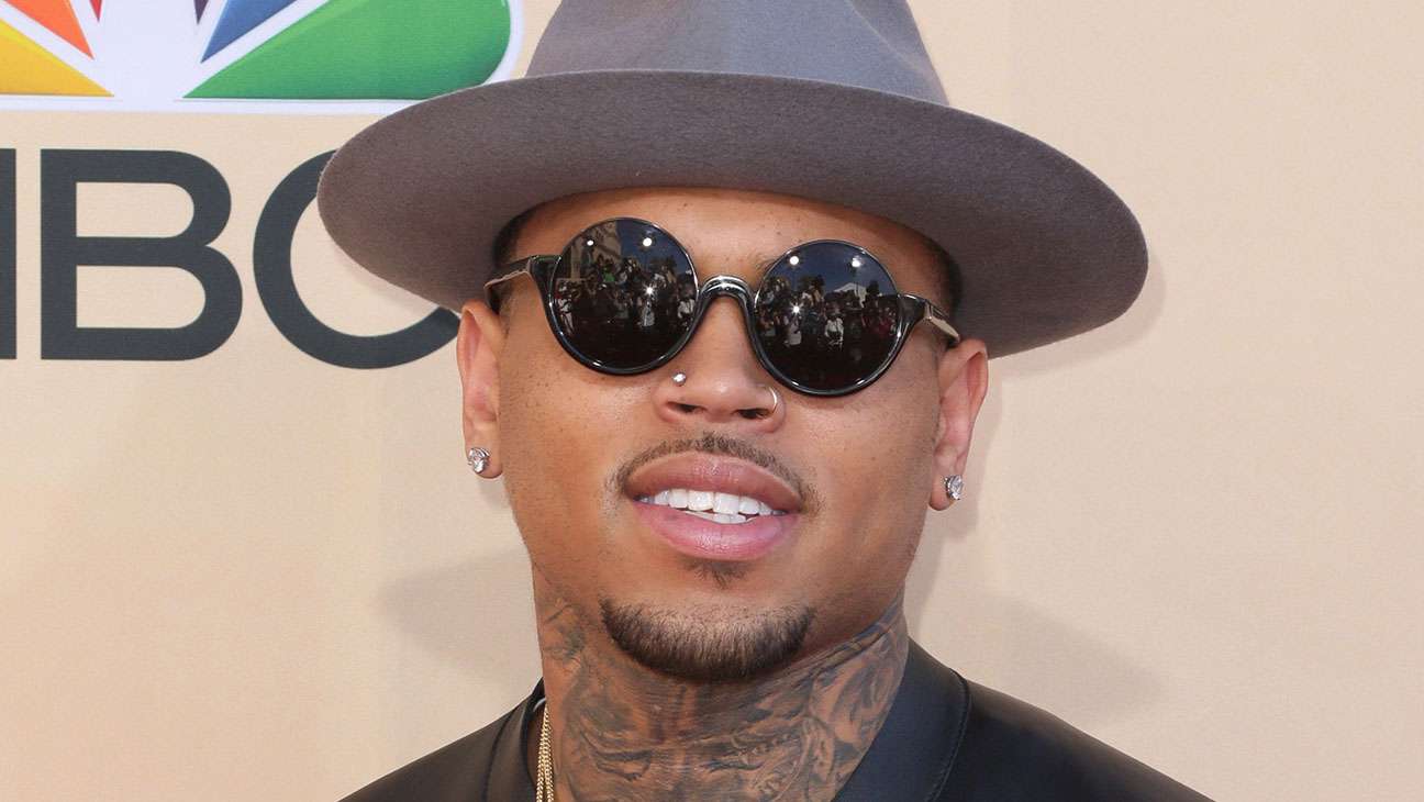 Chris Brown po planifikon të dënojë akuzën për përdhunim