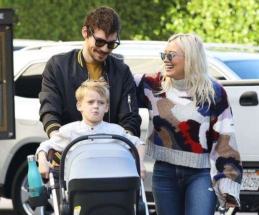 Hilary Duff takon fëmijët me babadimrin