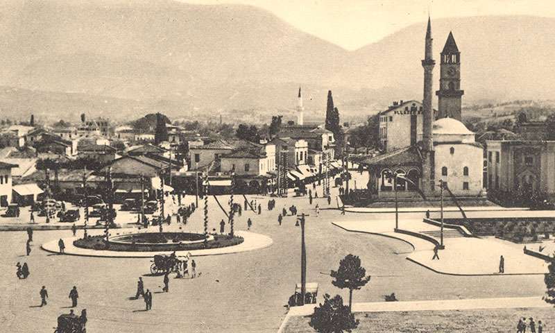 Kur në Tiranën e 1939 prisheshin ndërtesa për të hapur rrugë (FOTO)