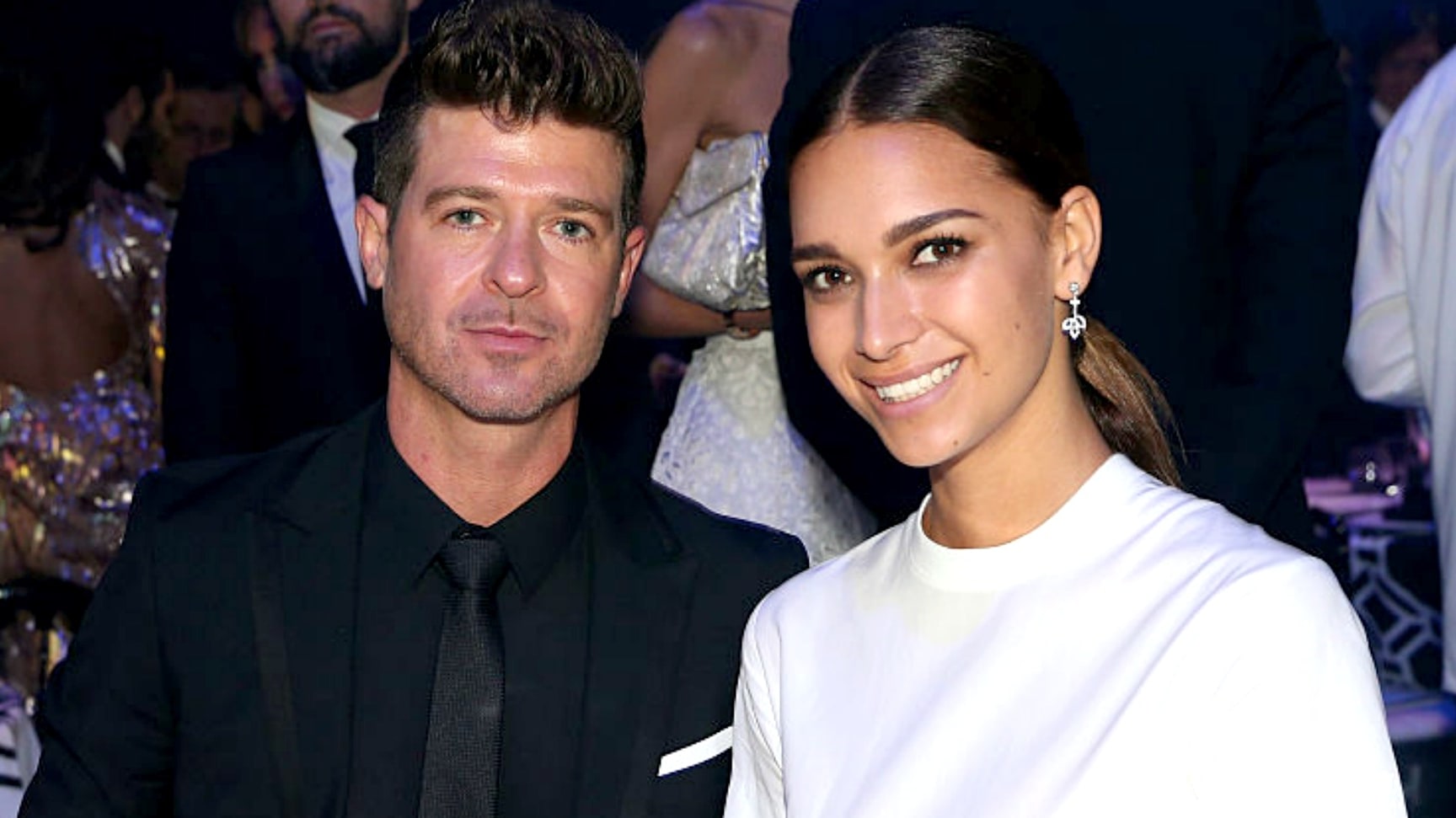 Fejohet Robin Thicke (FOTO+VIDEO)