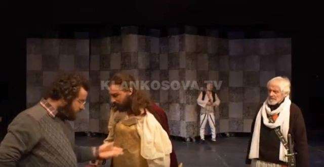 Shfaqje e regjisorit Fadil Hysaj për Skenderbeun (VIDEO)