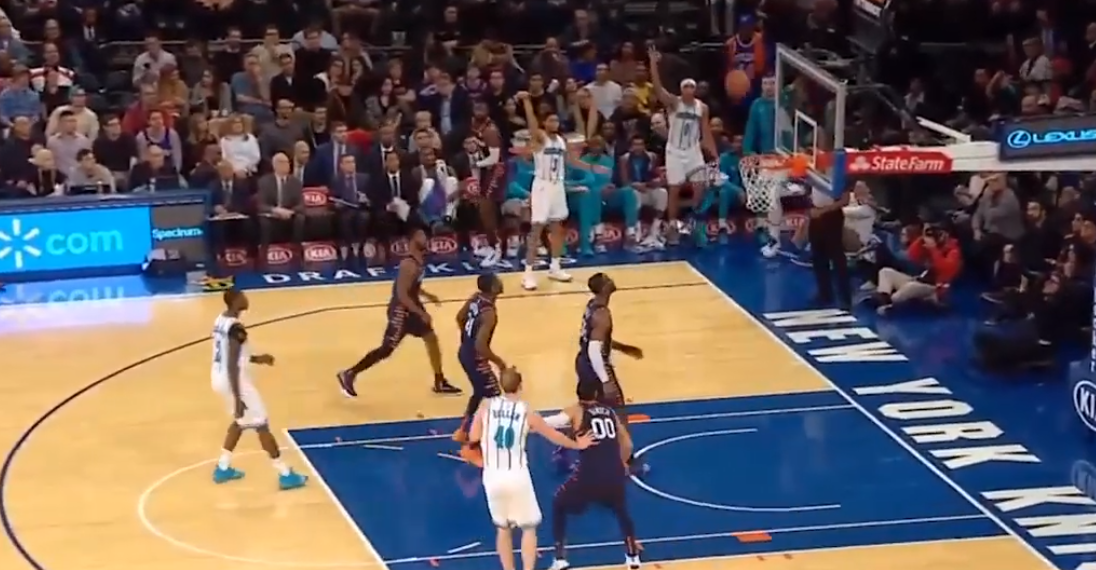 Hornets fitojnë ndaj Knicks (VIDEO)
