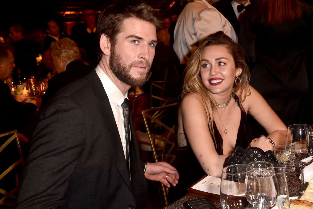 Miley Cyrus dhe Liam Hemsworth bëjnë paraqitjen e parë, pas dasmës