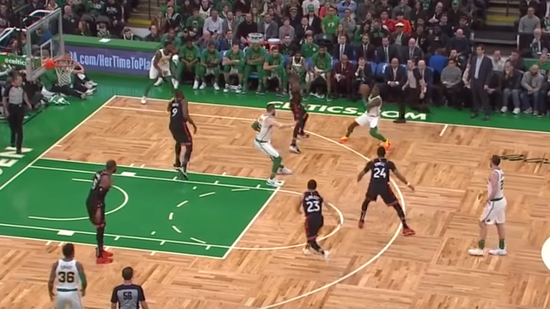 Boston fiton derbin me Toronton (VIDEO)