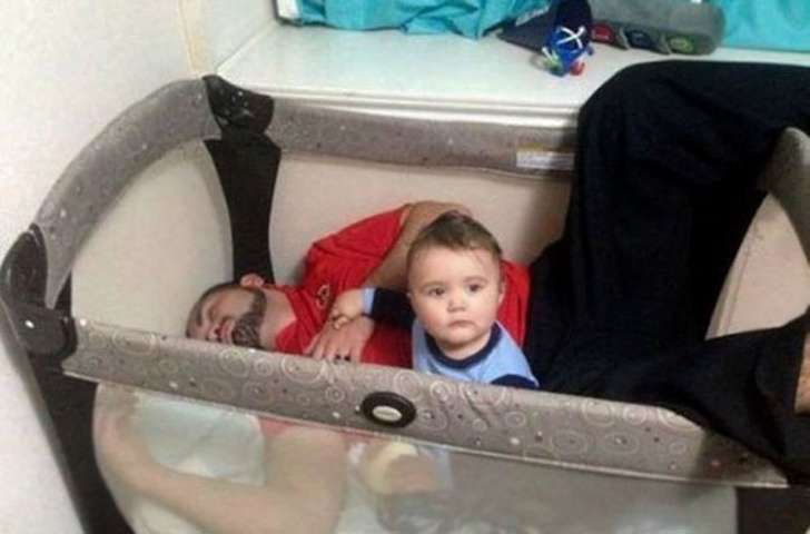 Gjërat dalin nga kontrolli kur mami s’është aty (FOTO)