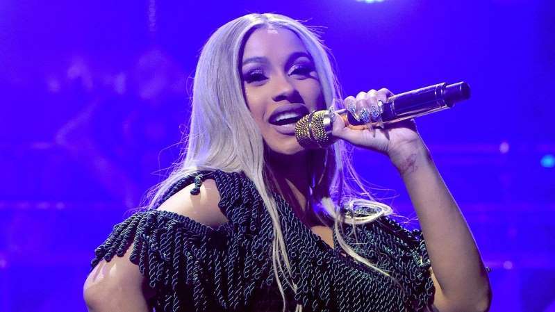 Cardi B paralajmëron album të ri në vitin 2019